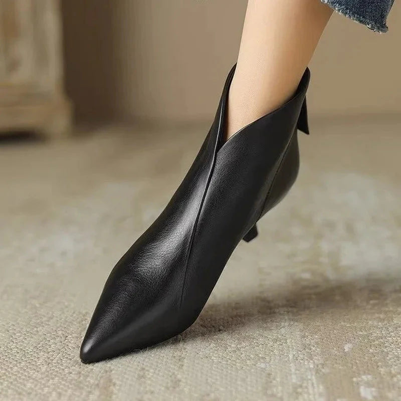 Vienna Kitten Heel Boot